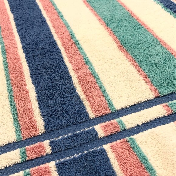 Vintage CANNON USA Landmark Collection Pink Blue Stripe Bath Towel 27"x48.5" - Picture 7 of 10